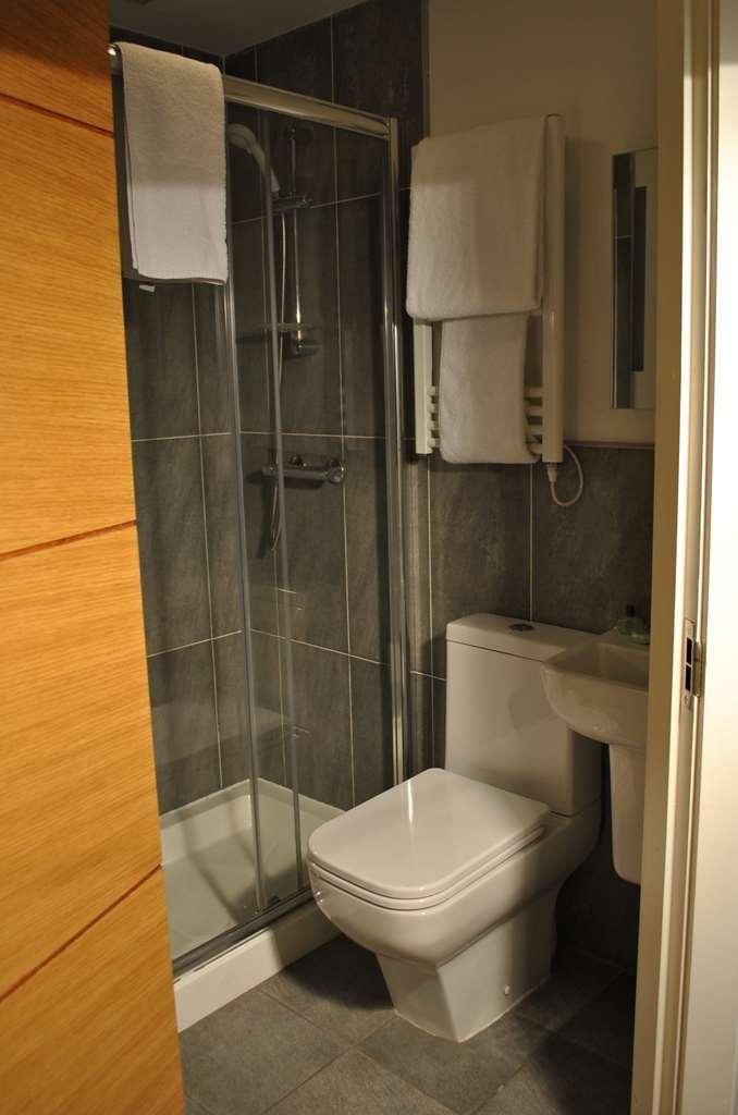 Dreamhouse Apartments Manchester City West Room photo